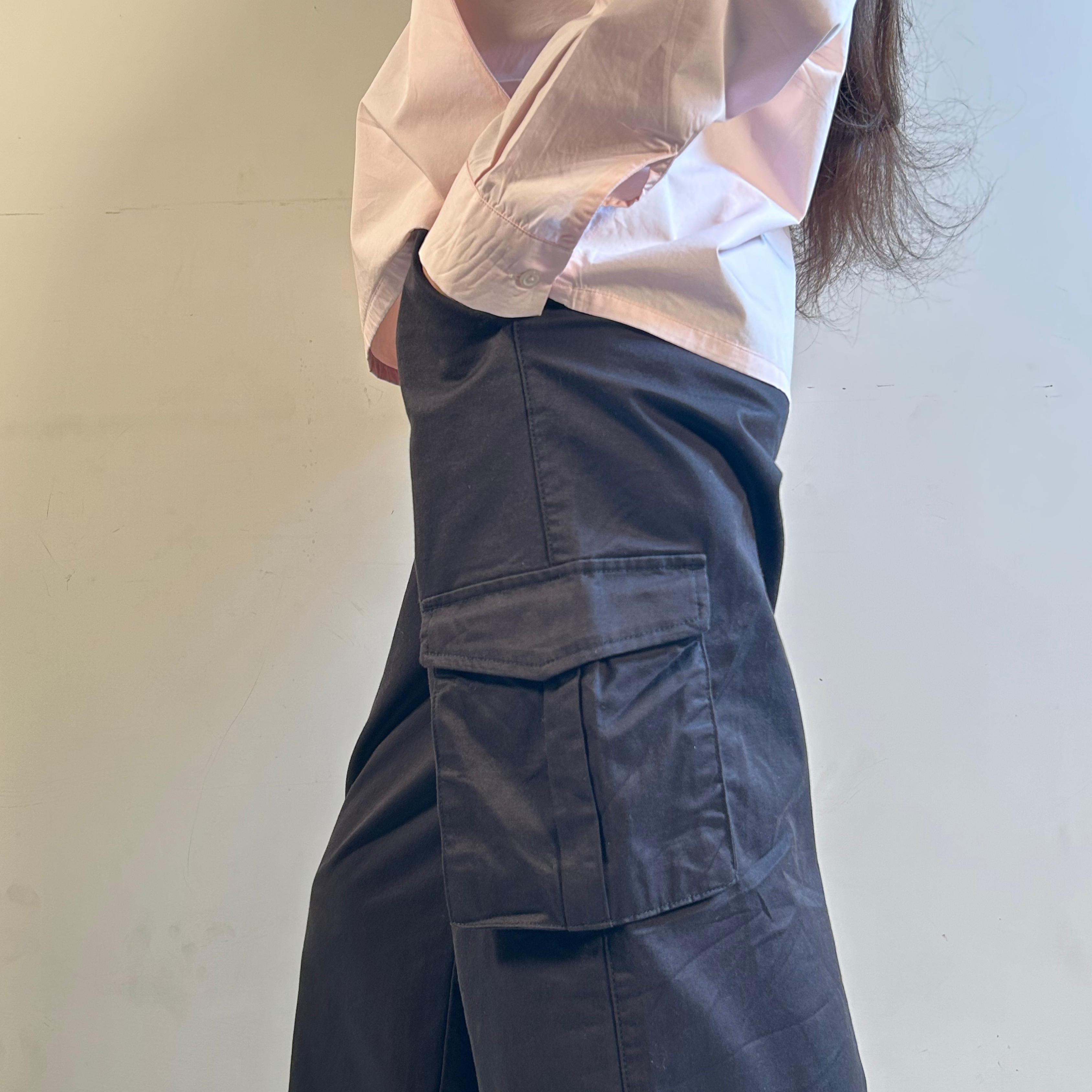 Sleek Jet Black Cargo Pants: Urban Edge Meets All-Day Ease