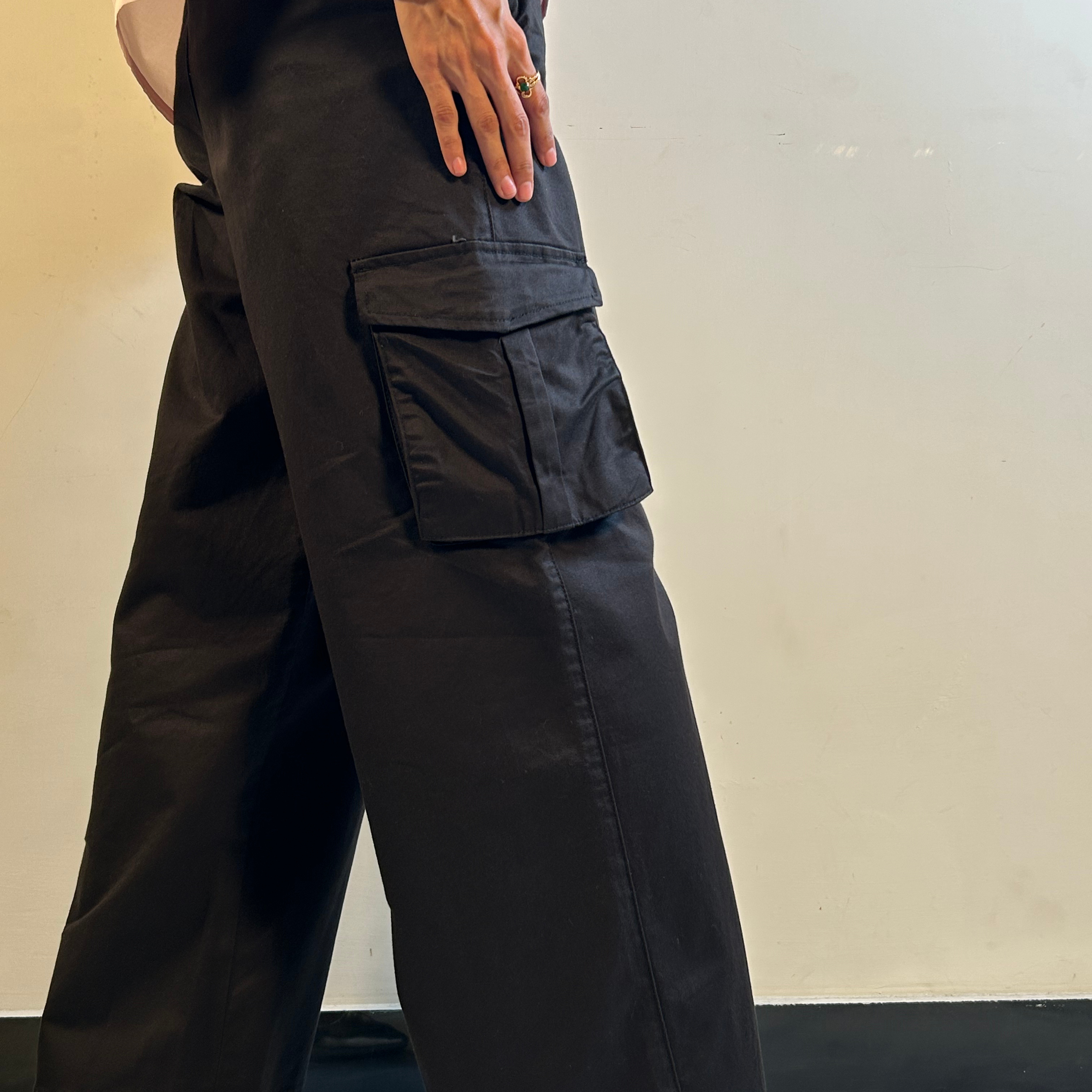 Sleek Jet Black Cargo Pants: Urban Edge Meets All-Day Ease