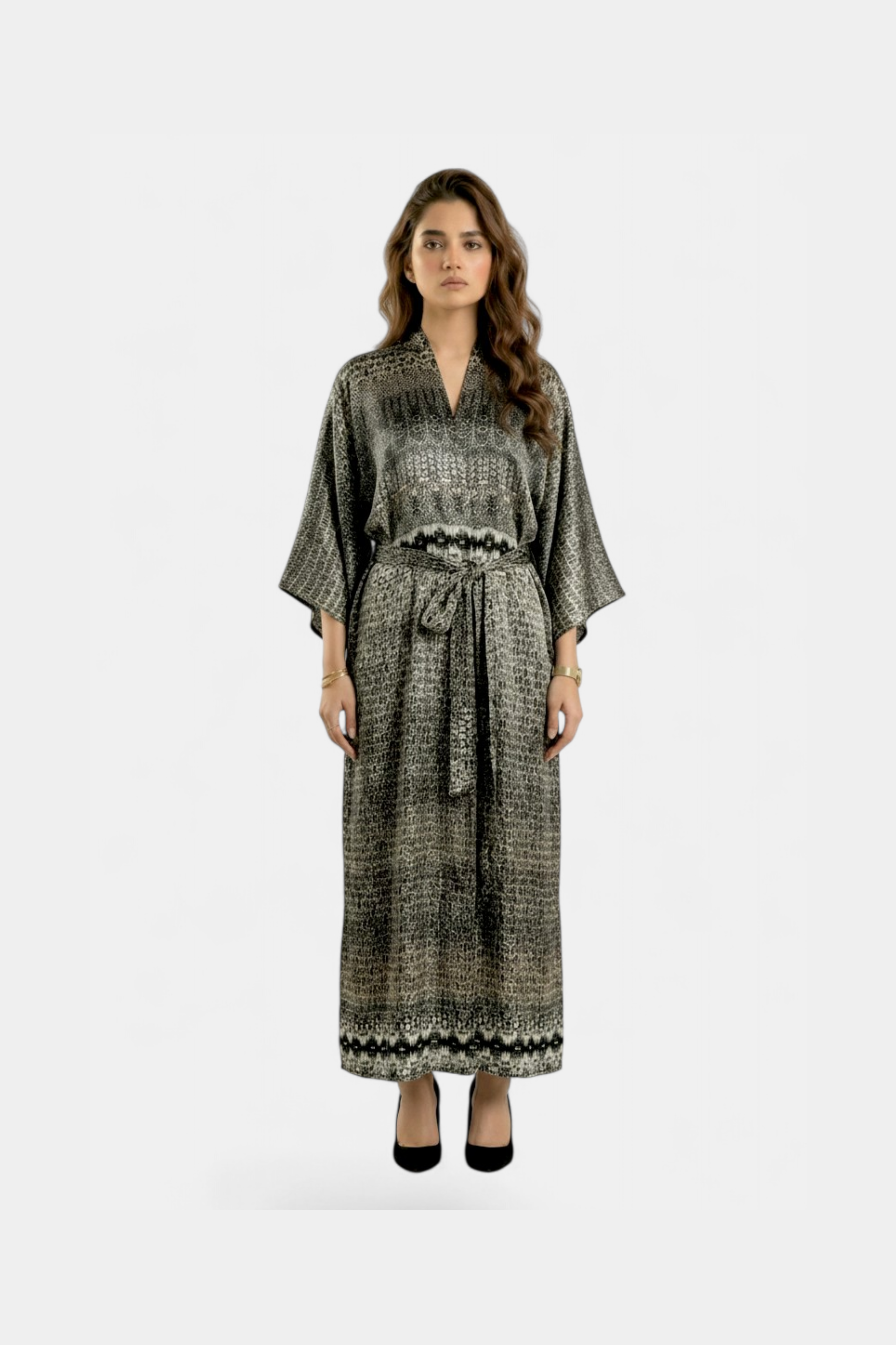 Abstract print silk kimono shrug for women Pakistan — MannMoji

