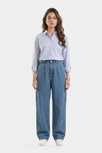 Loose-fit denim jeans for women in Pakistan — MannMoji