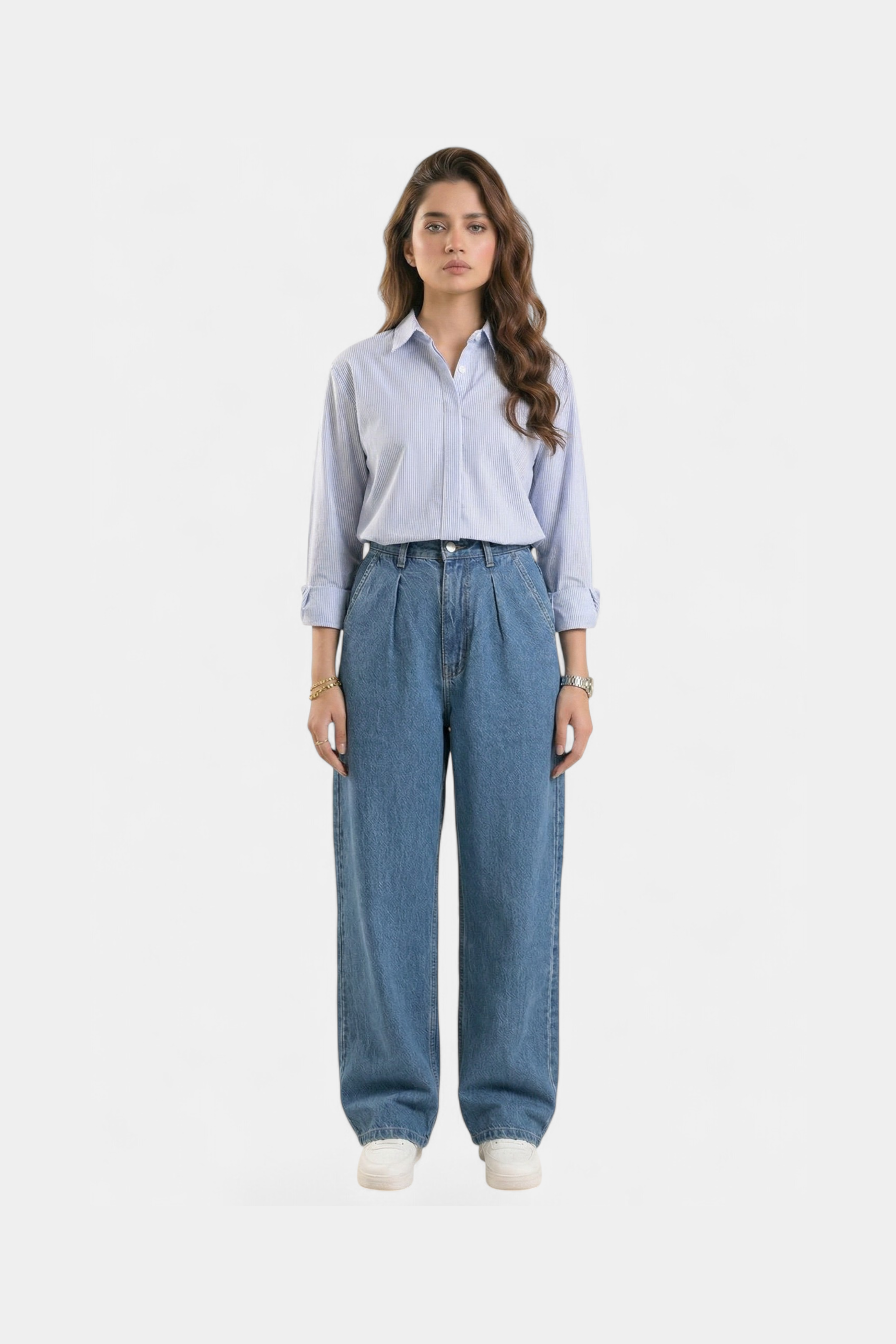 Loose-fit denim jeans for women in Pakistan — MannMoji