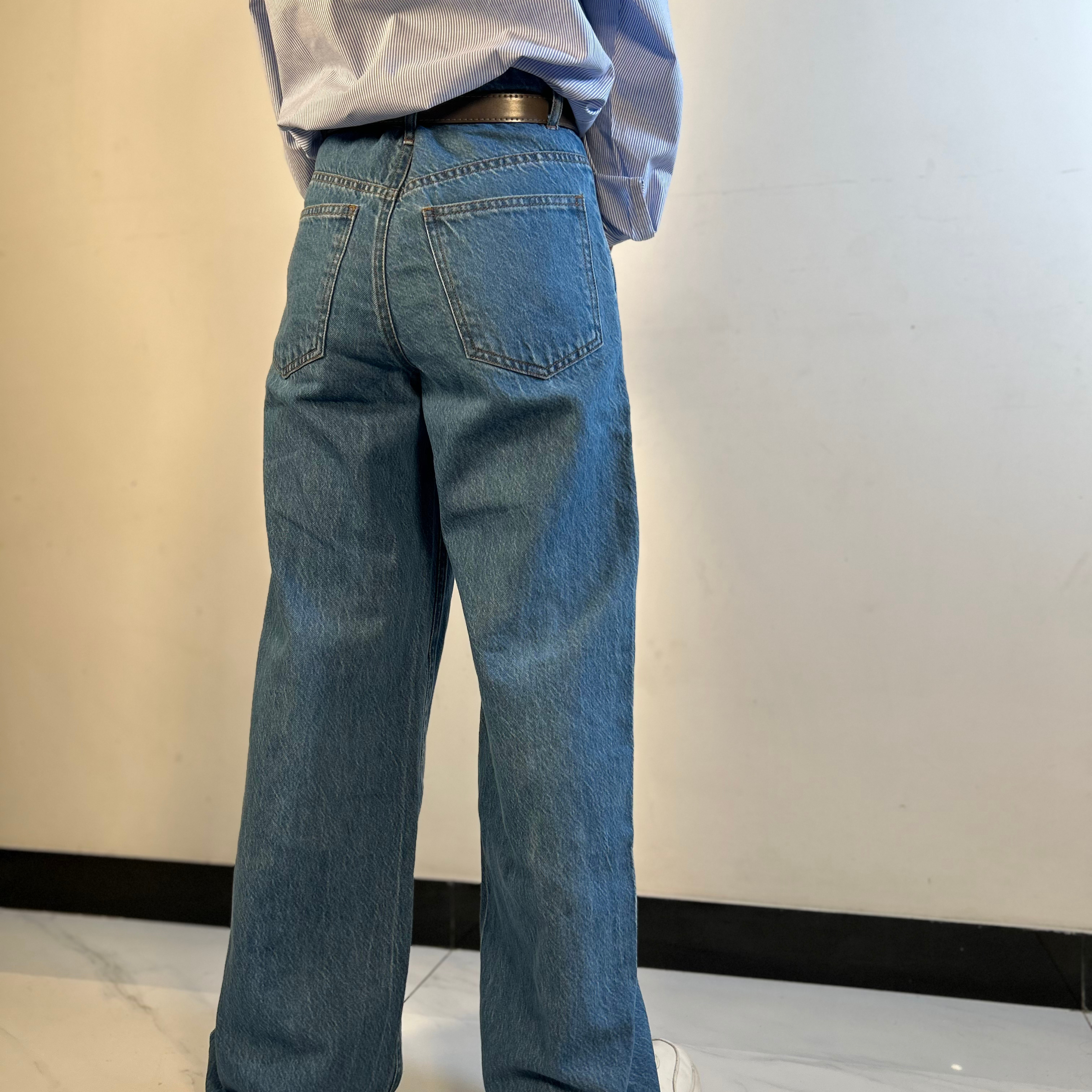 Loose Fit Denim Jeans – Effortless Cool with Timeless Appeal