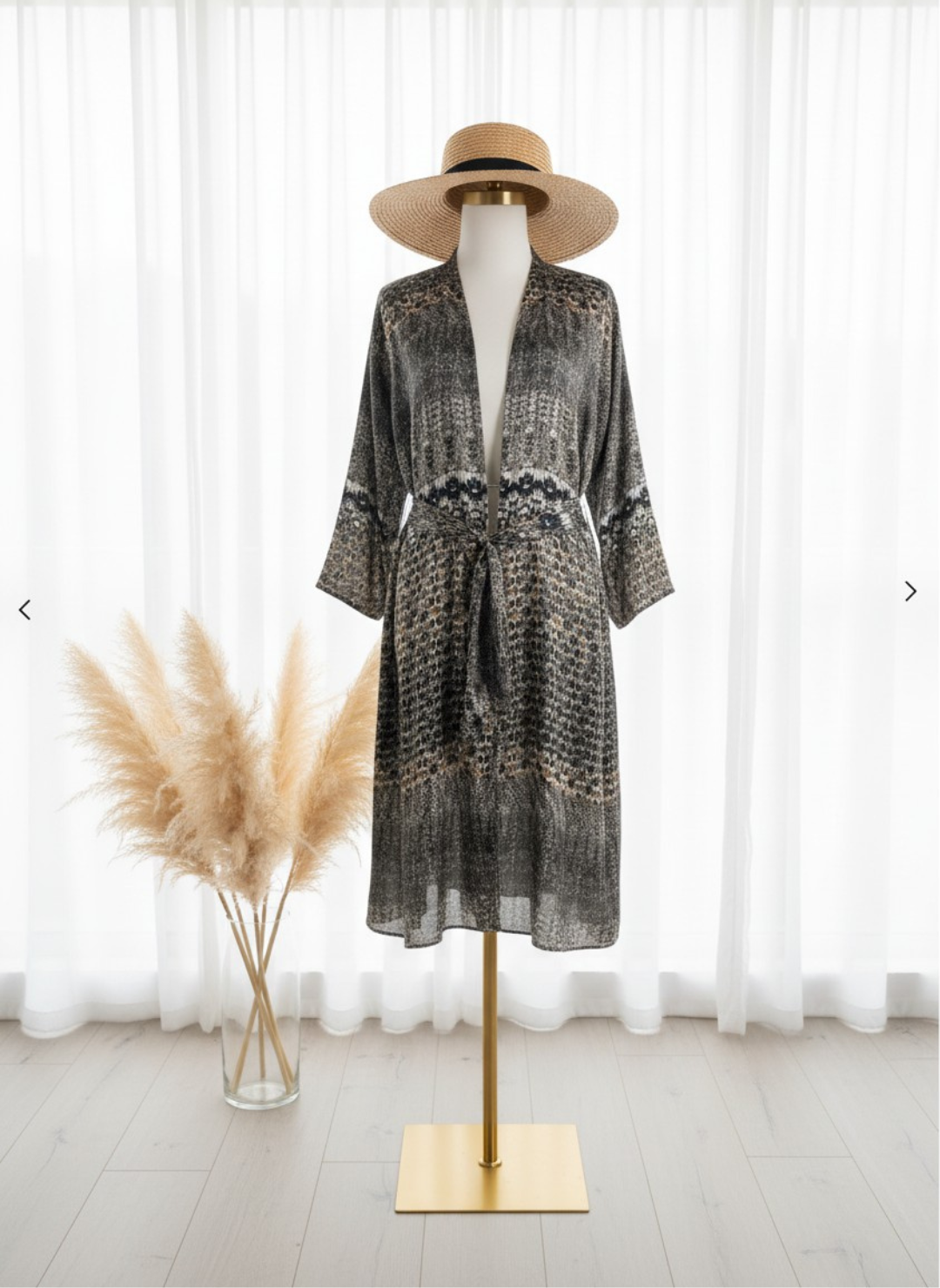 Abstract design Silk Shrug for women in Pakistan - styled look | MannMoji